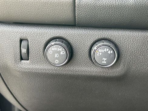 Used 2022 GMC Canyon Denali image 19