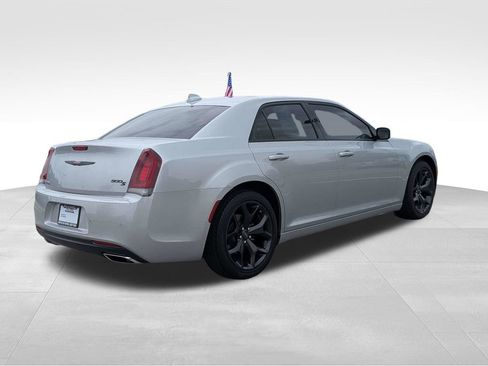 Used 2023 Chrysler 300 S RWD image 4