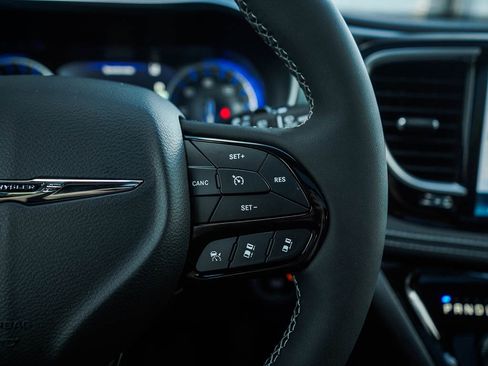 New 2026 Chrysler Pacifica Limited AWD/4WD image 23