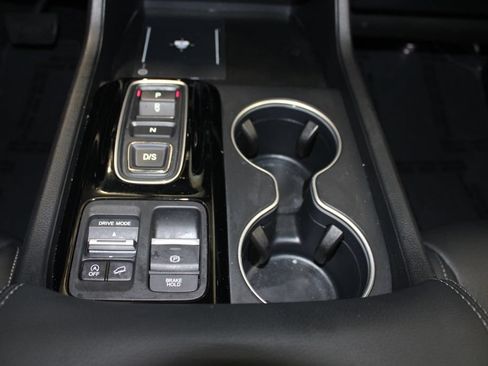 Used 2025 Honda Pilot Touring image 21