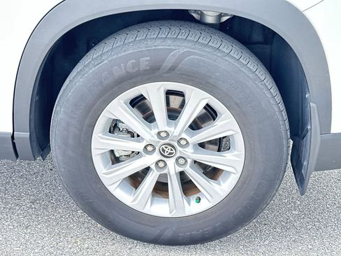 Used 2024 Toyota Grand Highlander AWD Hybrid image 12