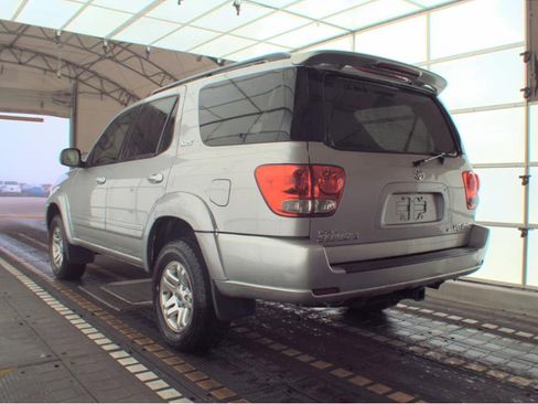 Used 2007 Toyota Sequoia SR5 image 8