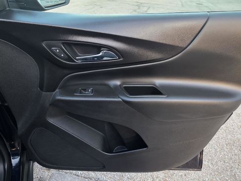 Used 2021 Chevrolet Equinox LT image 26