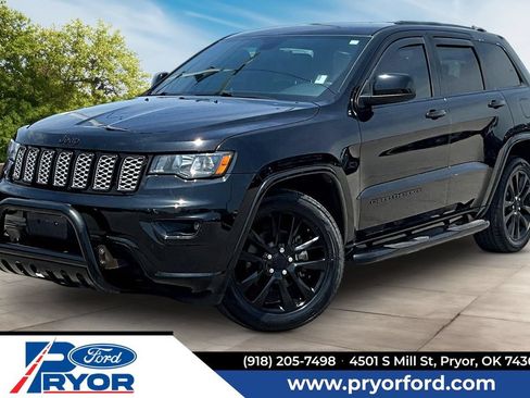 Used 2017 Jeep Grand Cherokee Altitude AWD/4WD image 1