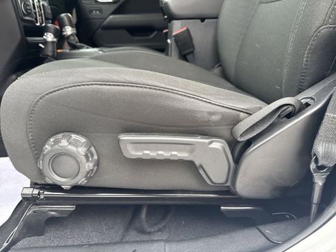 Used 2021 Jeep Wrangler Unlimited Sahara image 16