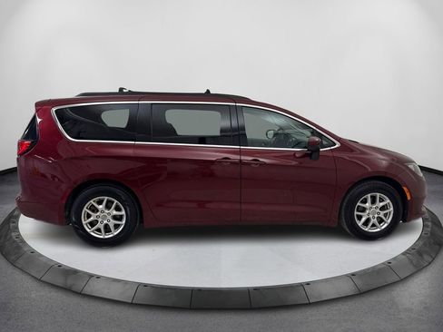 Used 2018 Chrysler Pacifica LX image 4
