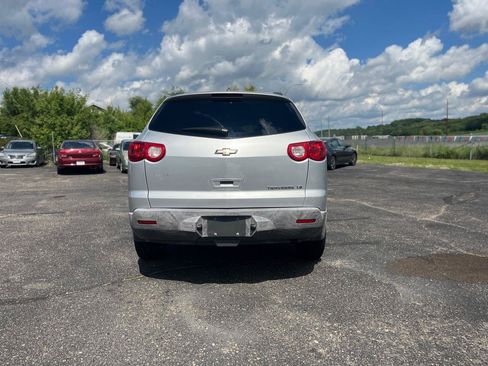 Used 2011 Chevrolet Traverse LS FWD image 6