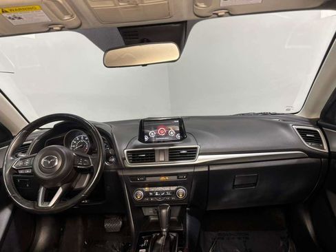 Used 2018 MAZDA MAZDA3 Touring image 13