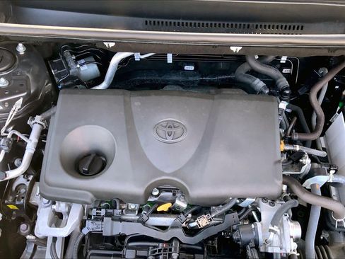 Used 2024 Toyota RAV4 LE AWD/4WD image 30
