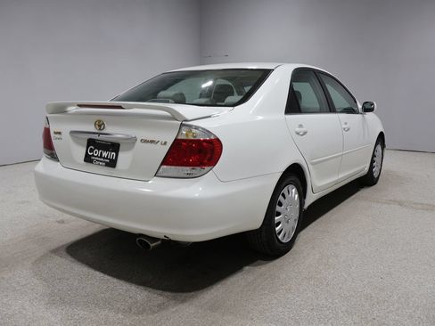 Used 2005 Toyota Camry LE FWD image 7
