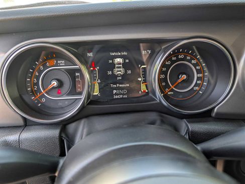 Used 2022 Jeep Wrangler Sport AWD/4WD image 25