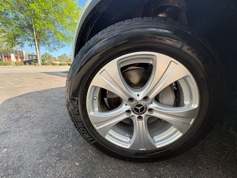 Used 2018 Mercedes-Benz GLC 300 4MATIC image 47