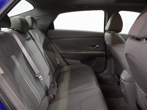 Used 2025 Hyundai Elantra SEL FWD image 27