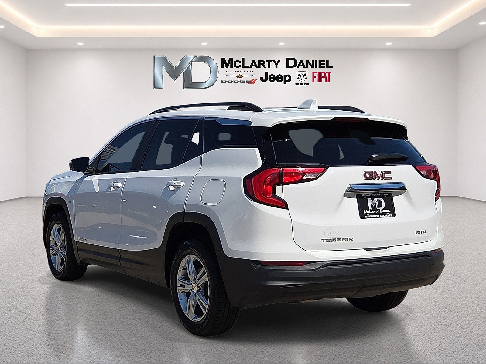 Used 2021 GMC Terrain SLE w/ Driver Convenience Package AWD/4WD image 4