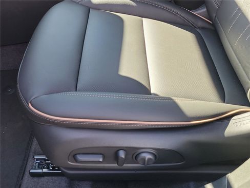 New 2026 Buick Envista Avenir image 18