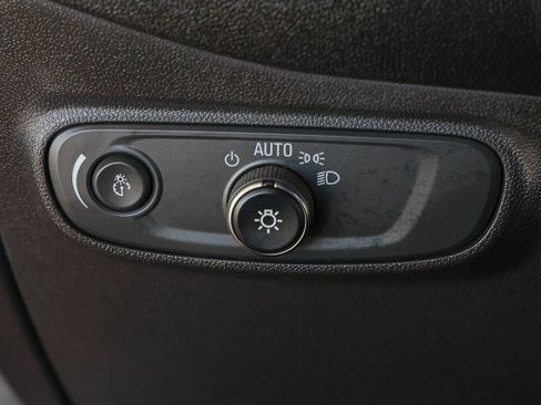 Used 2023 Chevrolet Equinox LT FWD image 29