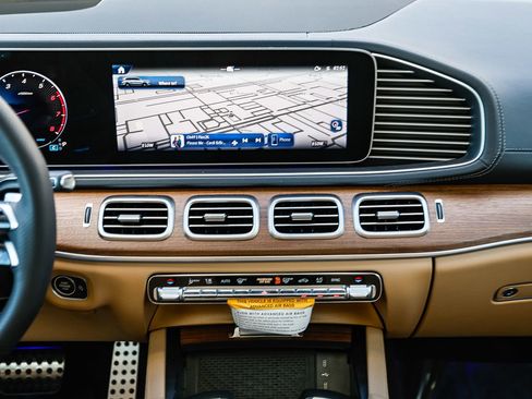 New 2026 Mercedes-Benz GLS 450 4MATIC image 11