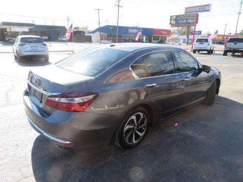 Used 2017 Honda Accord EX-L image 5