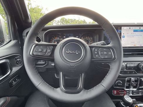 New 2025 Jeep Gladiator Rubicon image 32