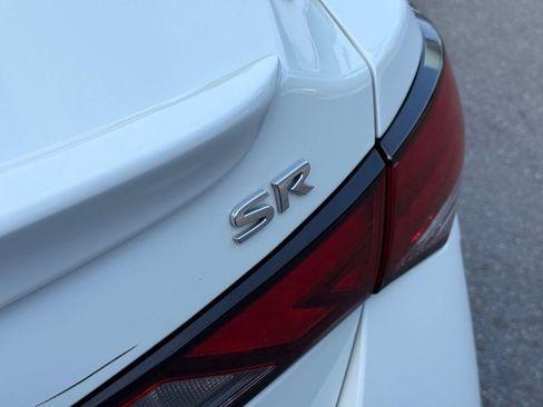 Used 2023 Nissan Sentra SR FWD image 12