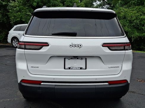 Certified 2025 Jeep Grand Cherokee L Laredo w/ Trailer Tow Package AWD/4WD image 5