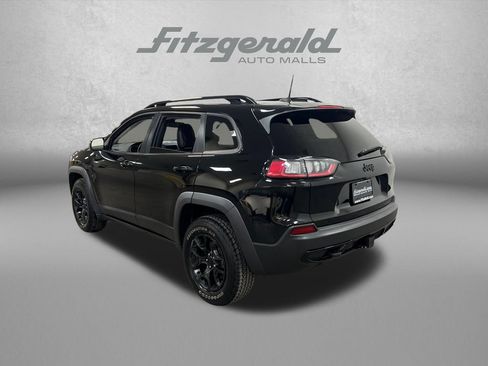 Used 2022 Jeep Cherokee Latitude w/ Sun & Sound Group AWD/4WD image 3