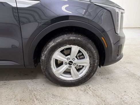 Used 2026 Kia Sorento LX image 14