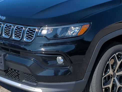 Certified 2025 Jeep Compass Limited AWD/4WD image 11
