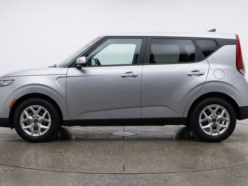 Used 2025 Kia Soul LX w/ LX Technology Package FWD image 5