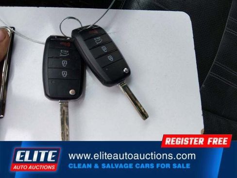 Used 2015 Kia Sorento LX AWD/4WD image 22