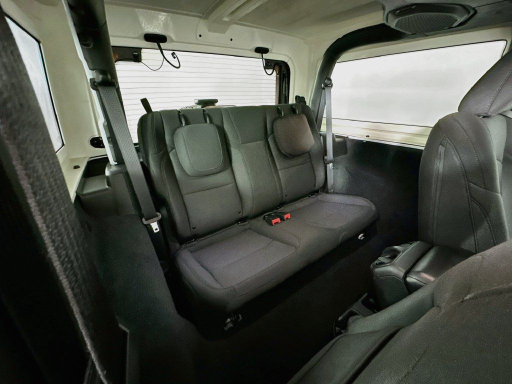 Used 2022 Jeep Wrangler Sport AWD/4WD image 33