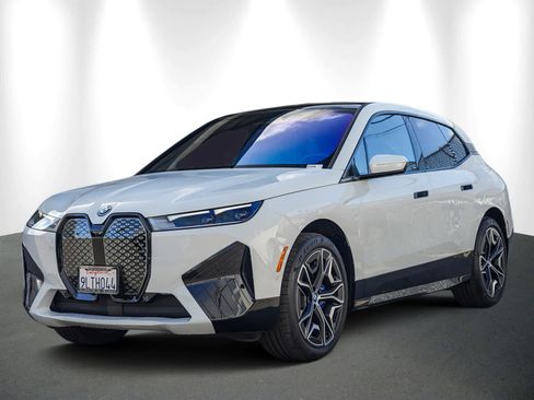 Used 2025 BMW iX xDrive50 image 3