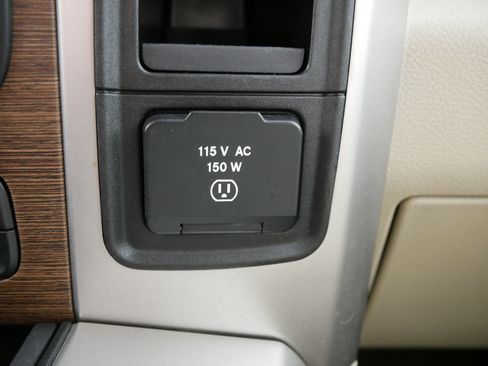 Used 2017 RAM 1500 Laramie AWD/4WD image 29