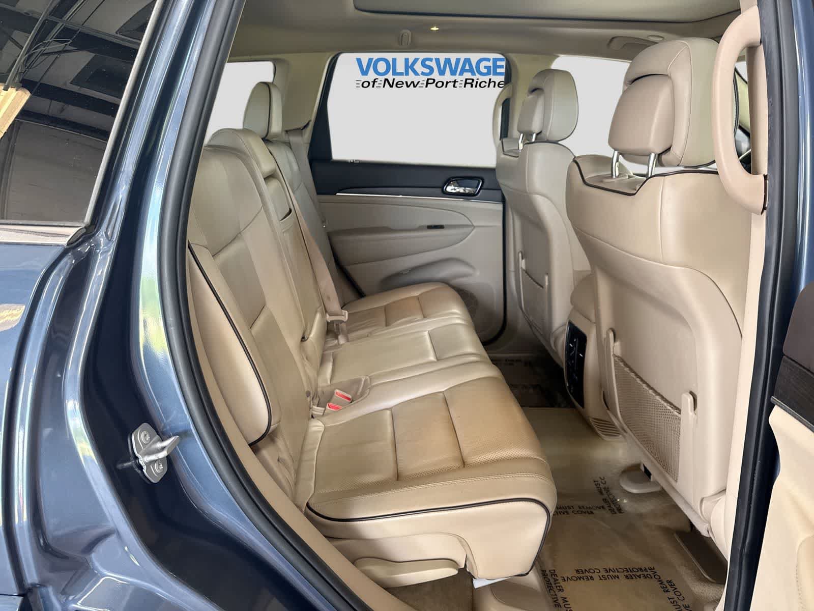 Used 2019 Jeep Grand Cherokee Overland AWD/4WD image 25