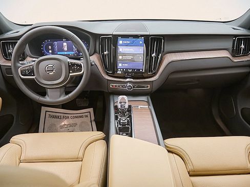 Certified 2025 Volvo XC60 B5 Ultra image 25
