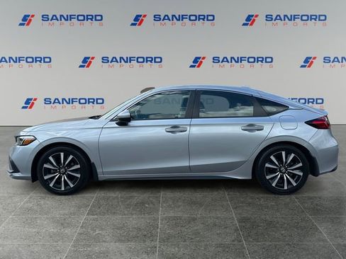 Used 2024 Honda Civic EX-L image 2