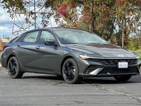 New 2026 Hyundai Elantra Sport image 2