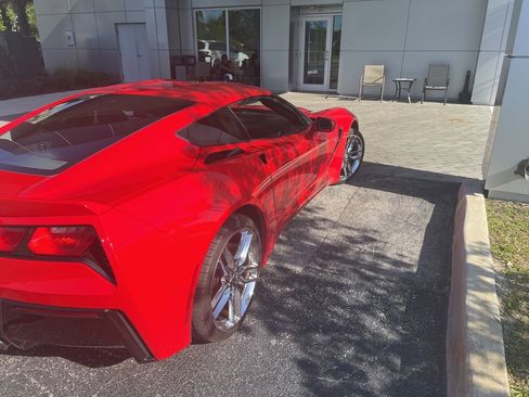Used 2019 Chevrolet Corvette Stingray Coupe w/ Z51 1LT RWD image 4