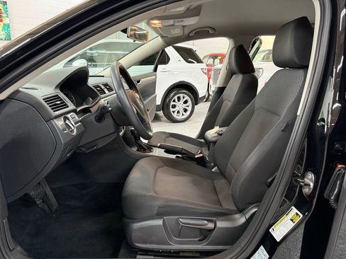 Used 2014 Volkswagen Passat 2.5 S image 11