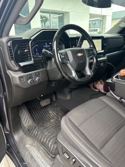 Used 2023 Chevrolet Silverado 1500 LT w/ All Star Edition Plus AWD/4WD image 7