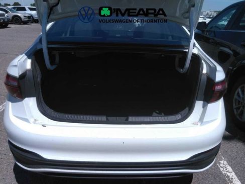 Used 2025 Volkswagen Jetta Sport FWD image 4