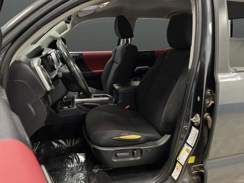 Used 2020 Toyota Tacoma SR5 image 4