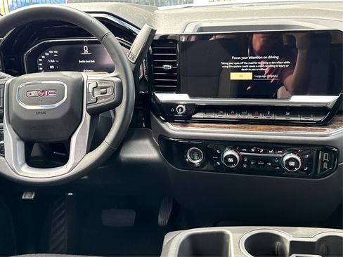 Used 2024 GMC Sierra 1500 Elevation image 19
