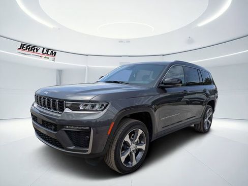 New 2026 Jeep Grand Cherokee L Limited w/ Luxury Tech Group II AWD/4WD image 7