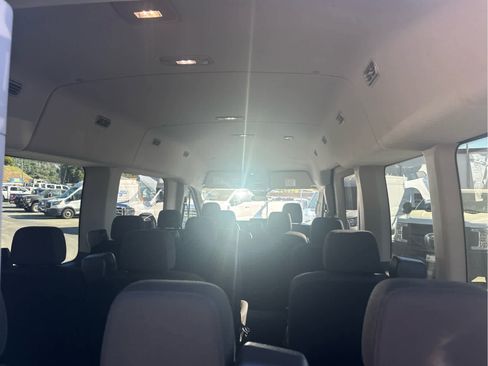 Used 2025 Ford Transit 350 XLT image 9