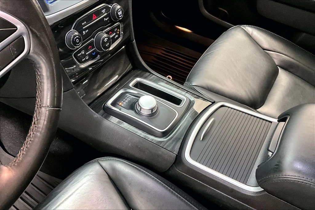 Used 2021 Chrysler 300 Touring L RWD image 17