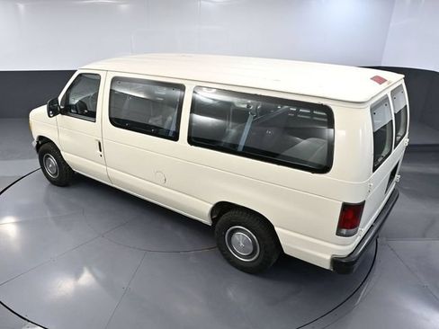 Used 1995 Ford E-150 and Econoline 150 Club Wagon RWD image 43