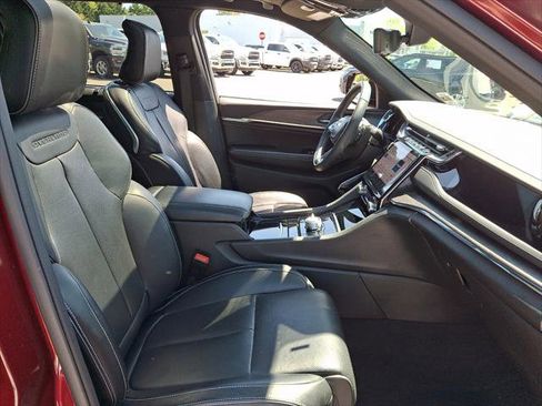 Certified 2024 Jeep Grand Cherokee Overland w/ Advanced Protech Group III AWD/4WD image 12