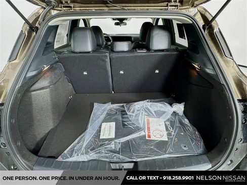 New 2025 Nissan Kicks SR image 23