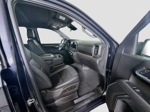 Used 2025 GMC Sierra 1500 SLT AWD/4WD image 30